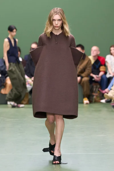 Look 30